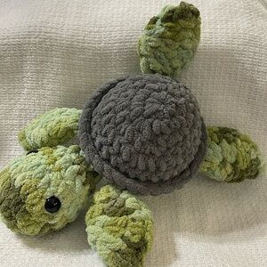 Super soft crochet sea turtle. I made this with super soft yarn. Approx 12 inch